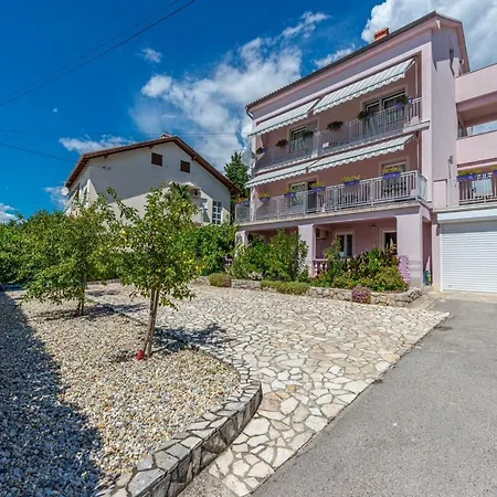 Mari Apartment